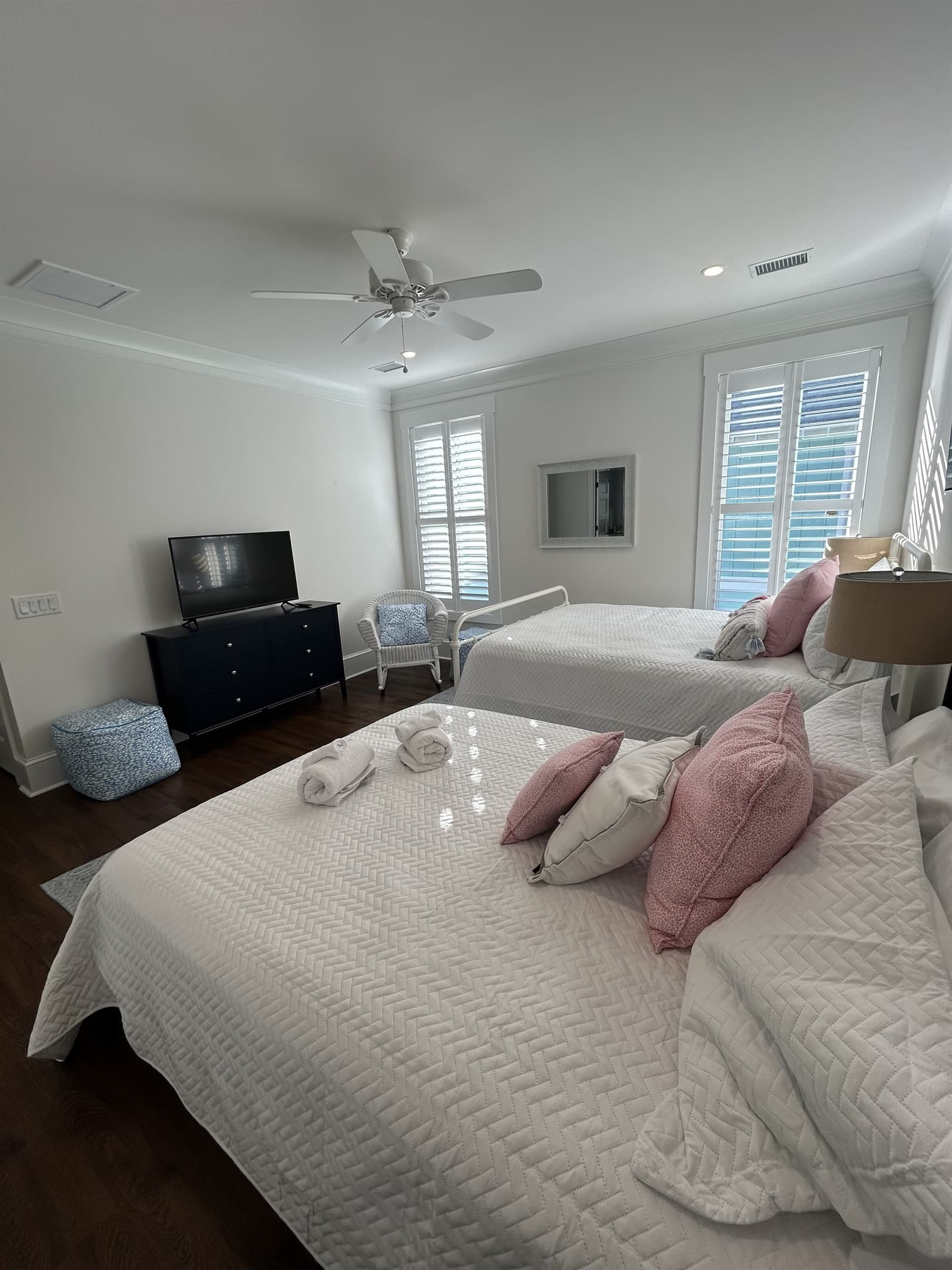 Modern Isle - Image 23