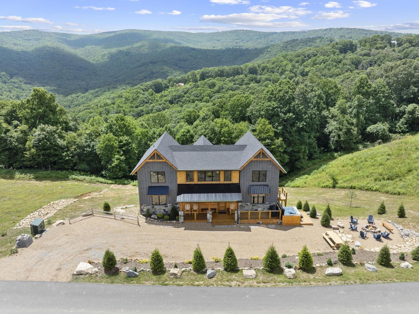 Mountain Time Lodge - Image 2