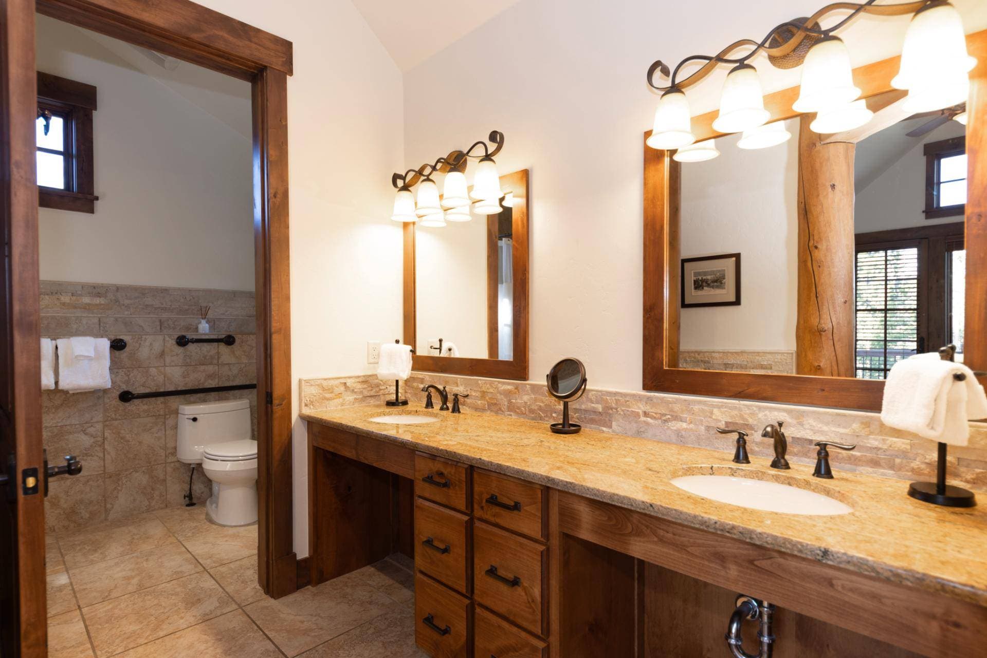 Fox Paw Lodge - Image 11