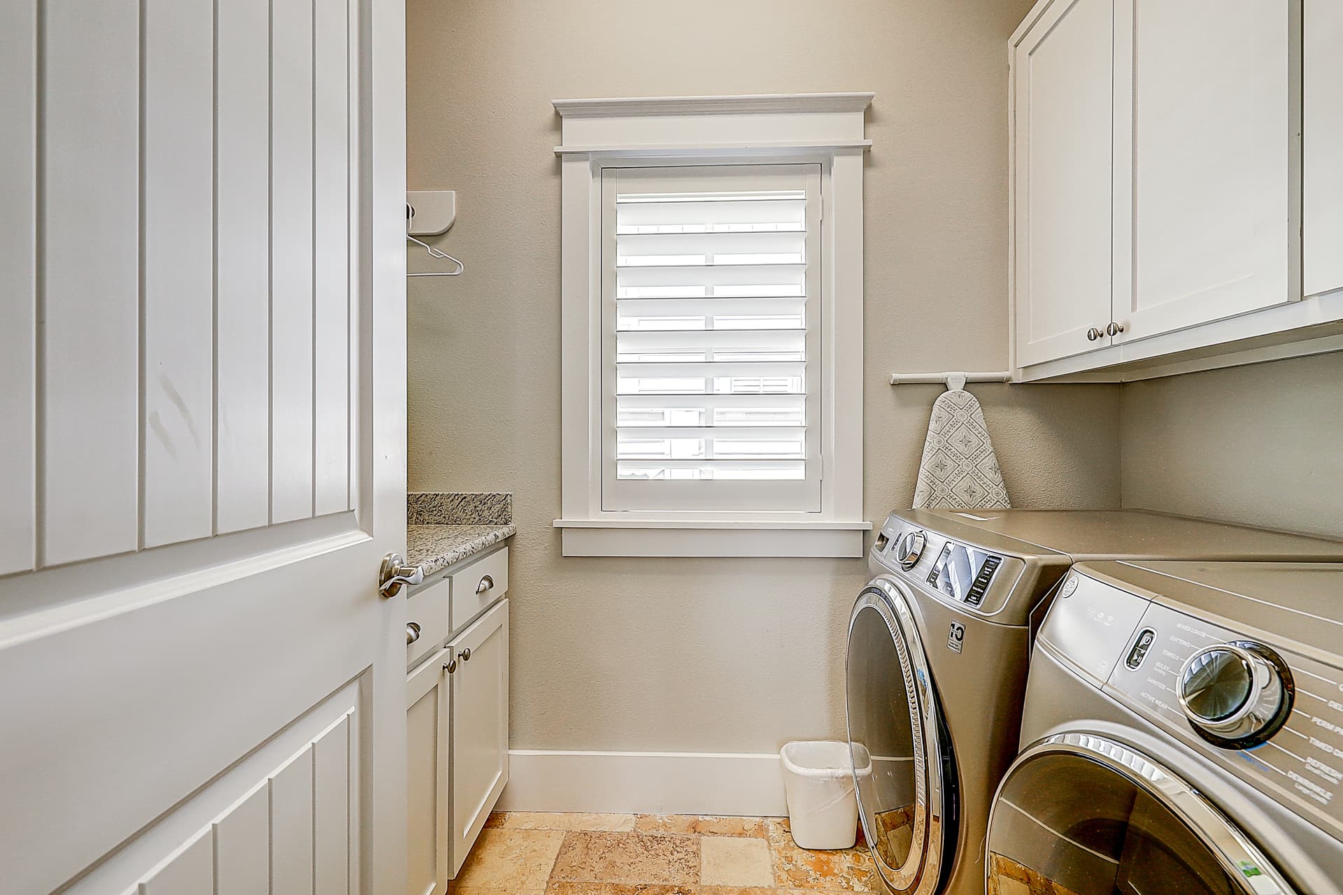 Sunrise Avenue House - Image 36