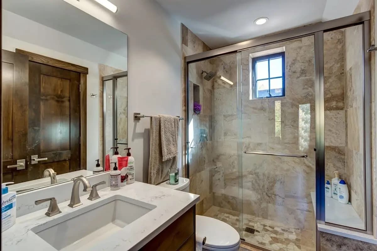 Aurum Condo - Image 10