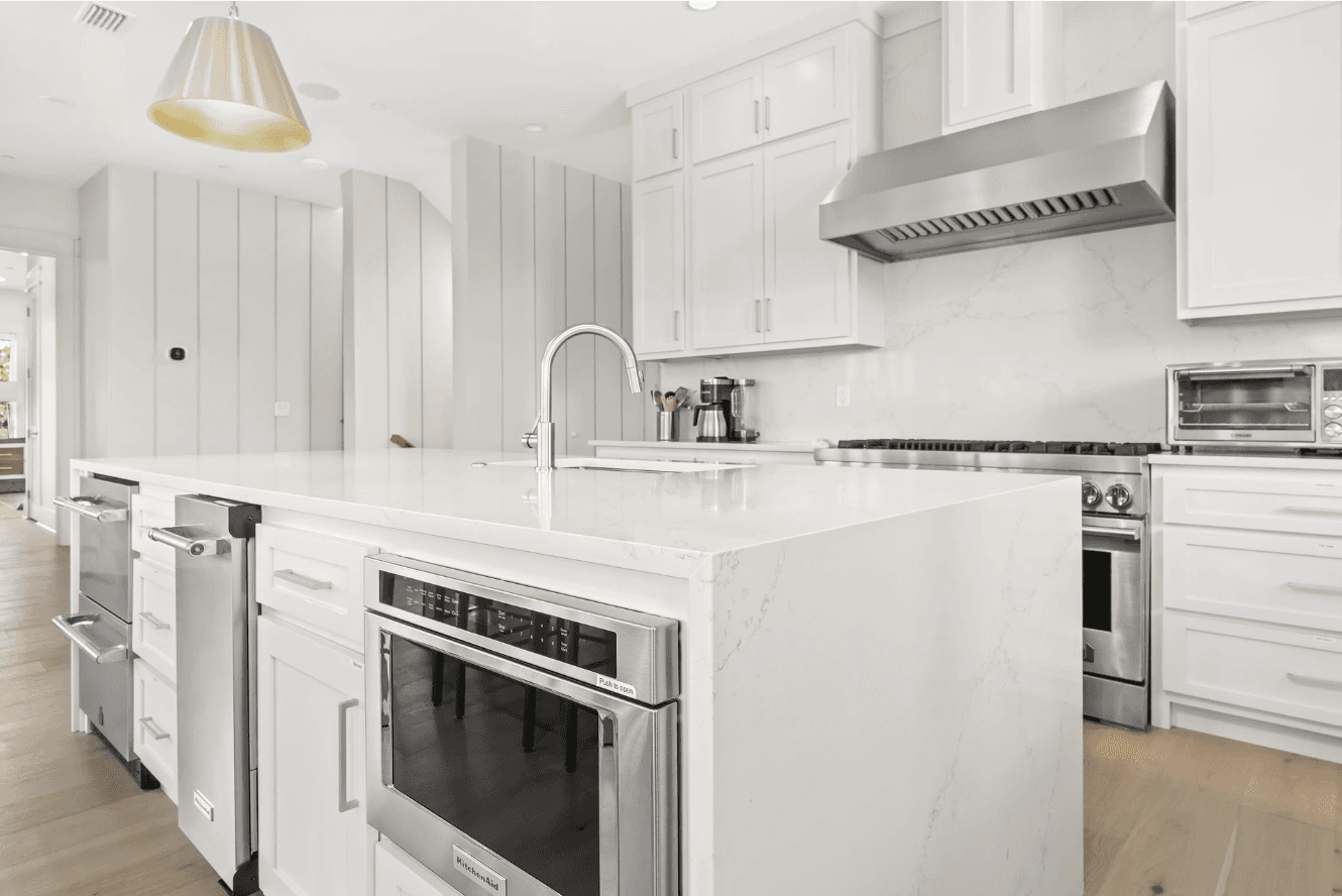 All Decked Out Seagrove - Image 11