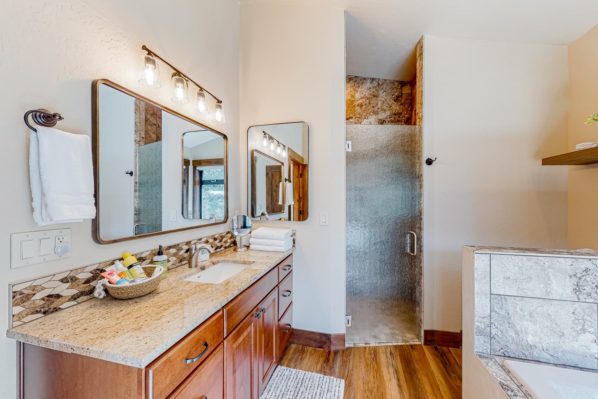 Leaning Pine Point at Half Round Bay - Image 15