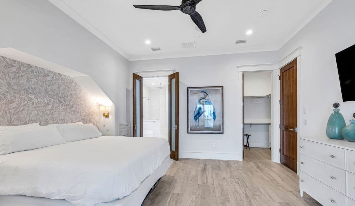 Sapphire Shores - Image 64