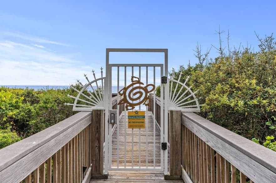 Grovey by the Sea - Image 30