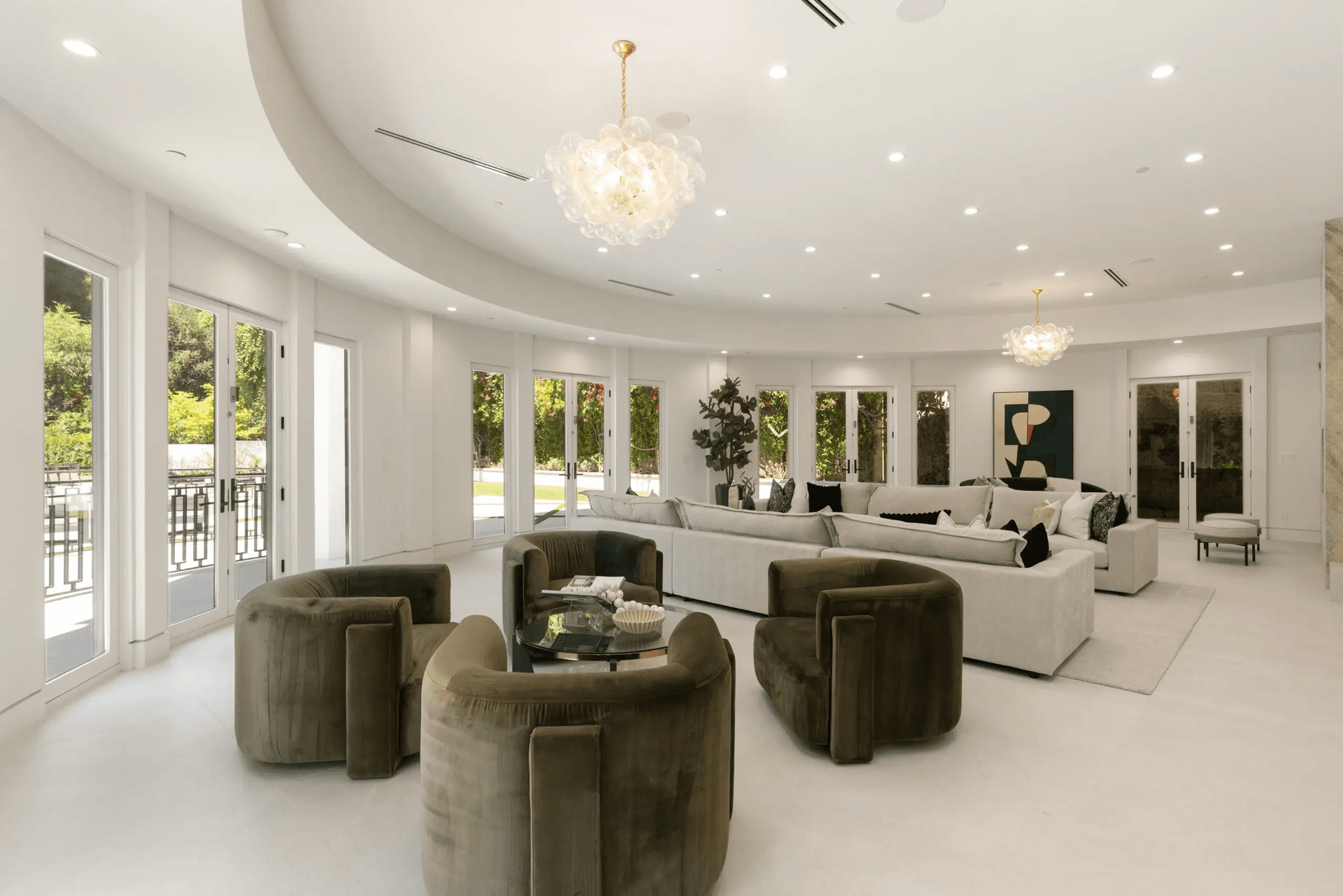 Noble Crest - Image 5