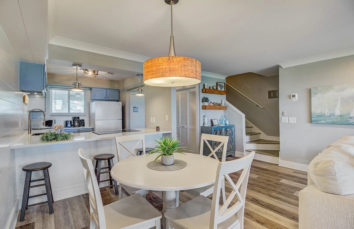 Mariners Walk #11B - Image 5