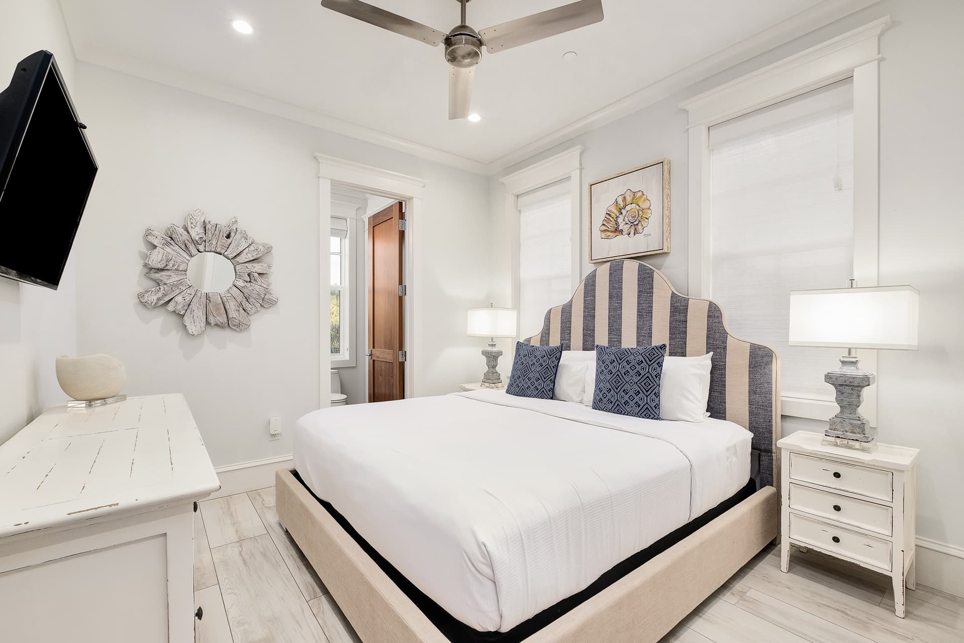 Oasis at Park Row Manor - Image 22