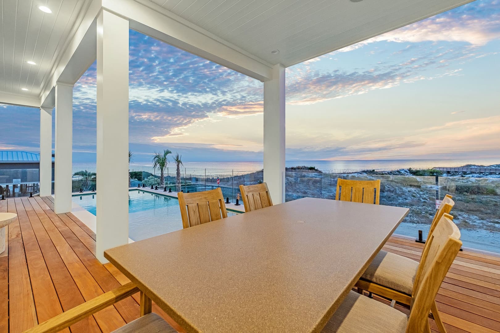 Emerald Le Luxe - Image 54