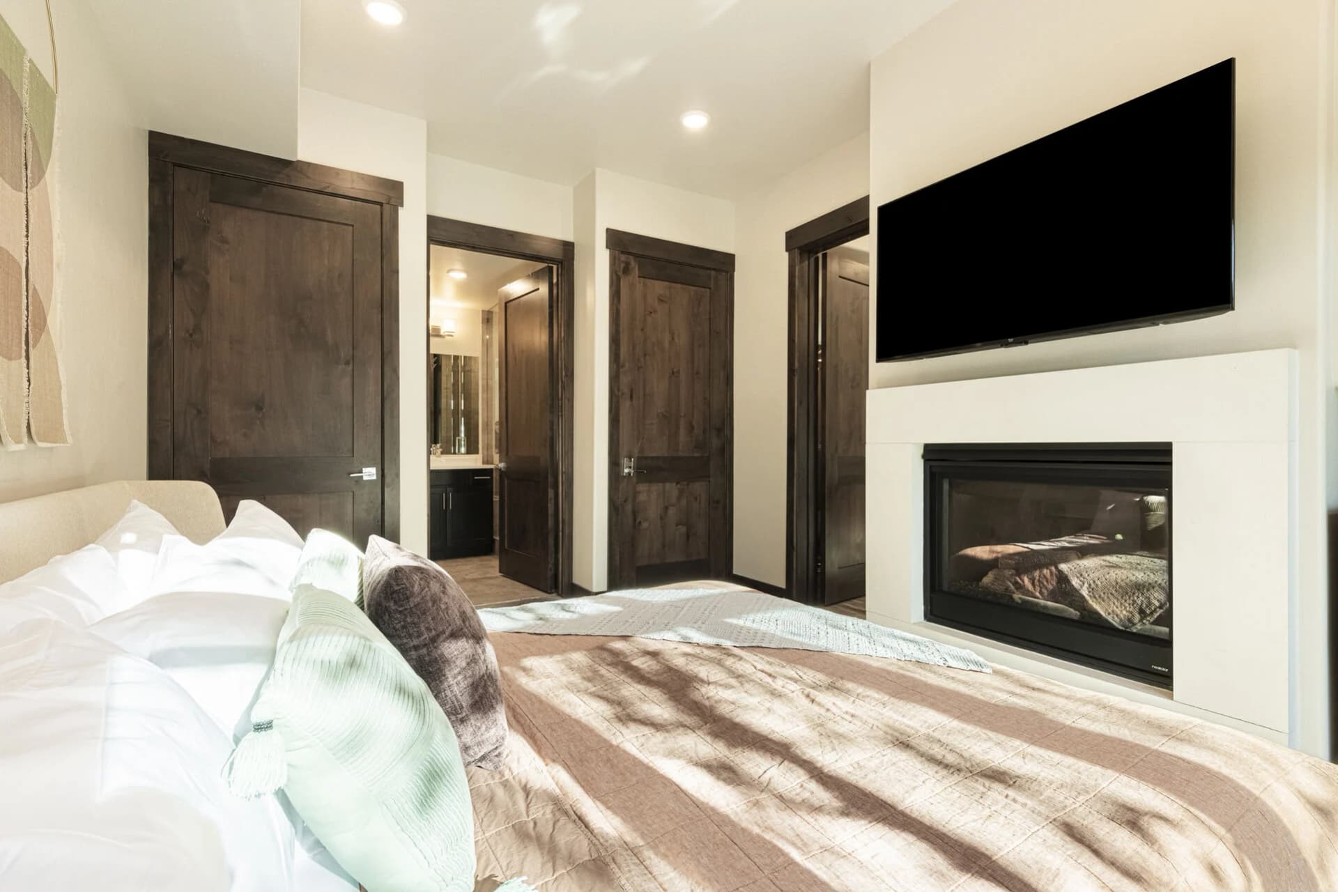 Blackstone Condo #108 - Image 20