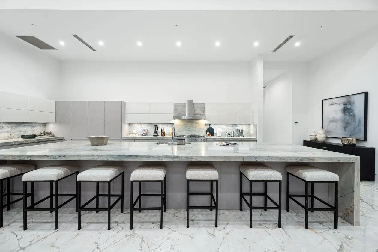 Bravo Villa #4 - Image 11