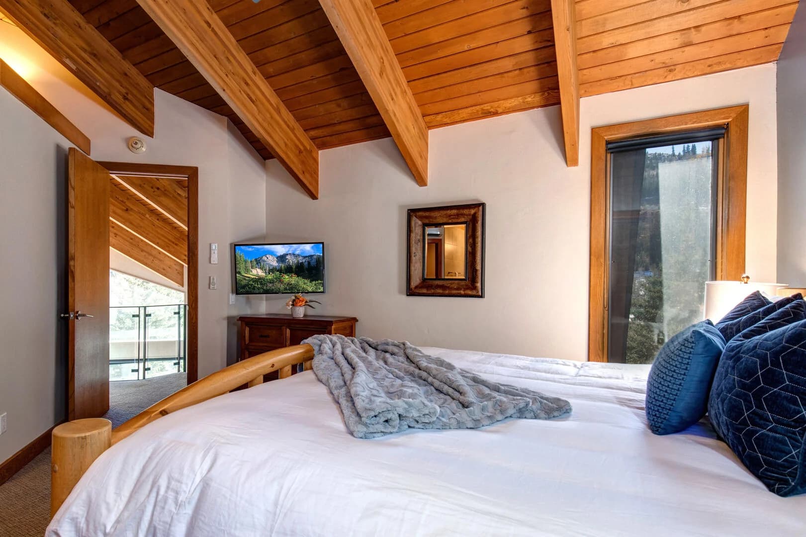 Abode at the Crux - Image 21