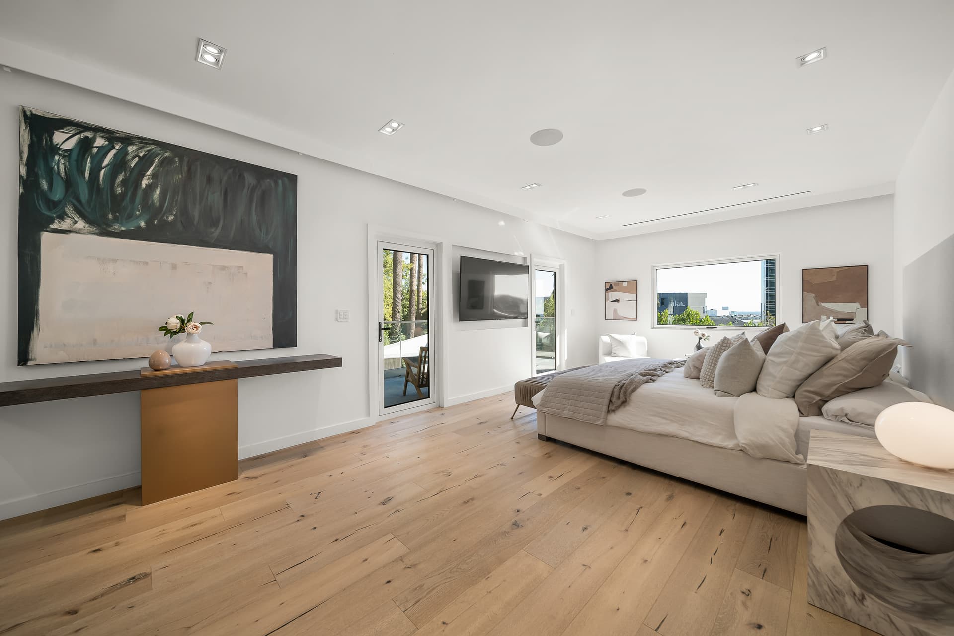 London Villa - Image 35