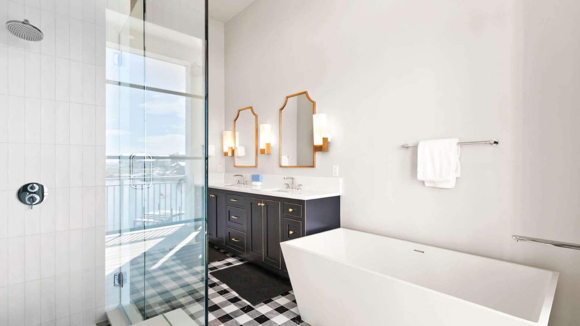 Lakeview Drive - Image 44