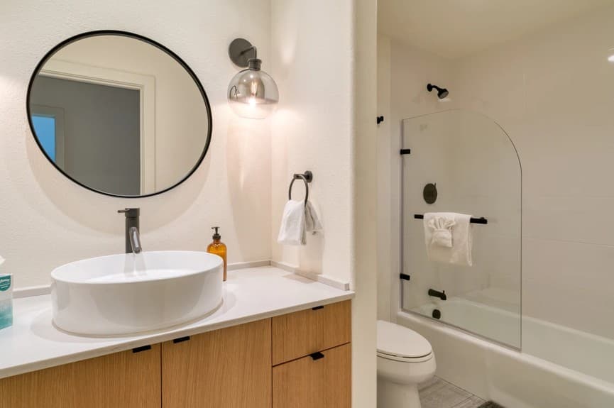 Emerald Elk at Village Creek - Image 11