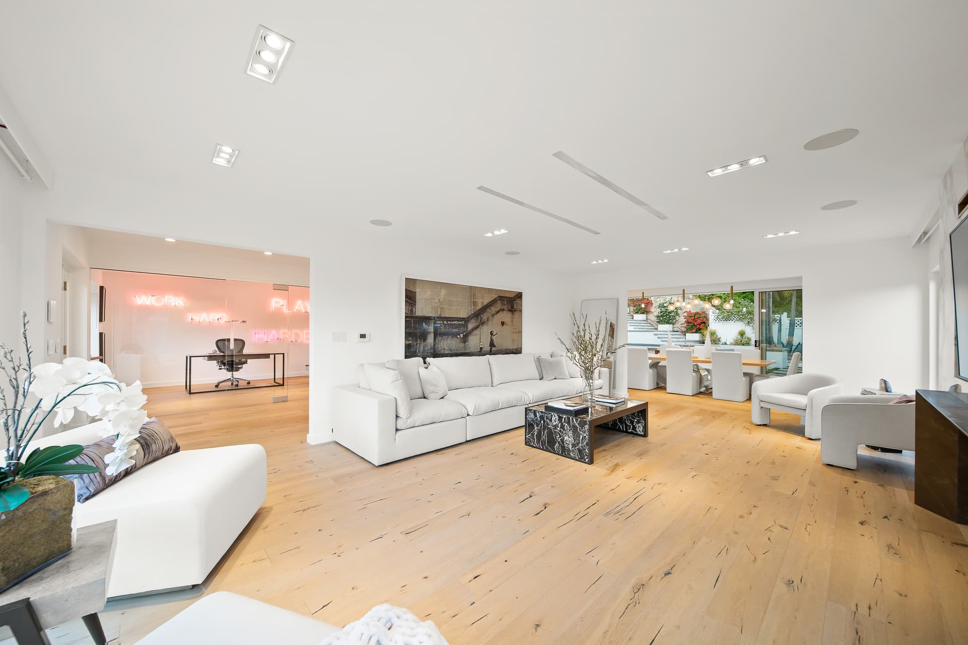 London Villa - Image 15