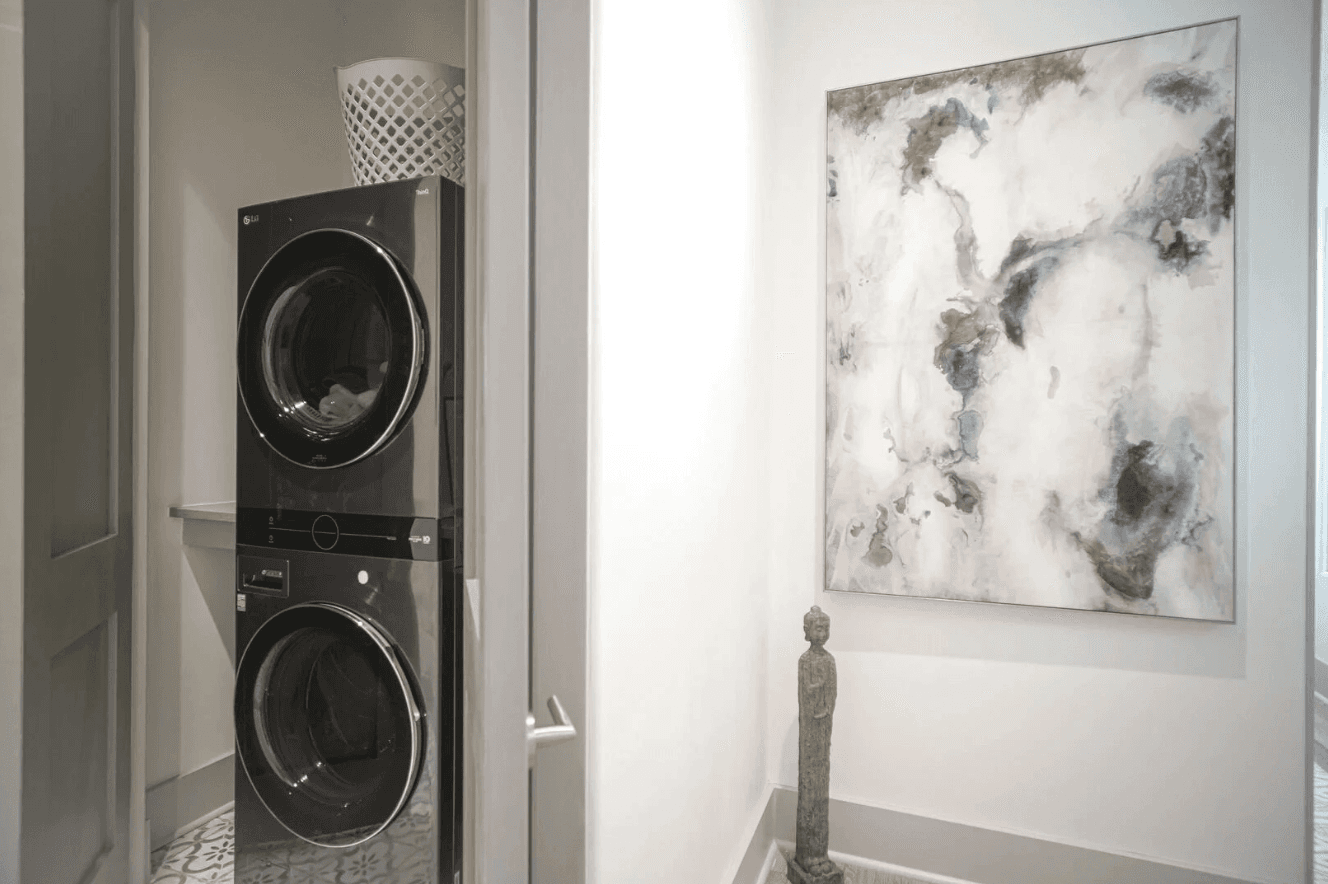 Beauty and the Beach - Image 20