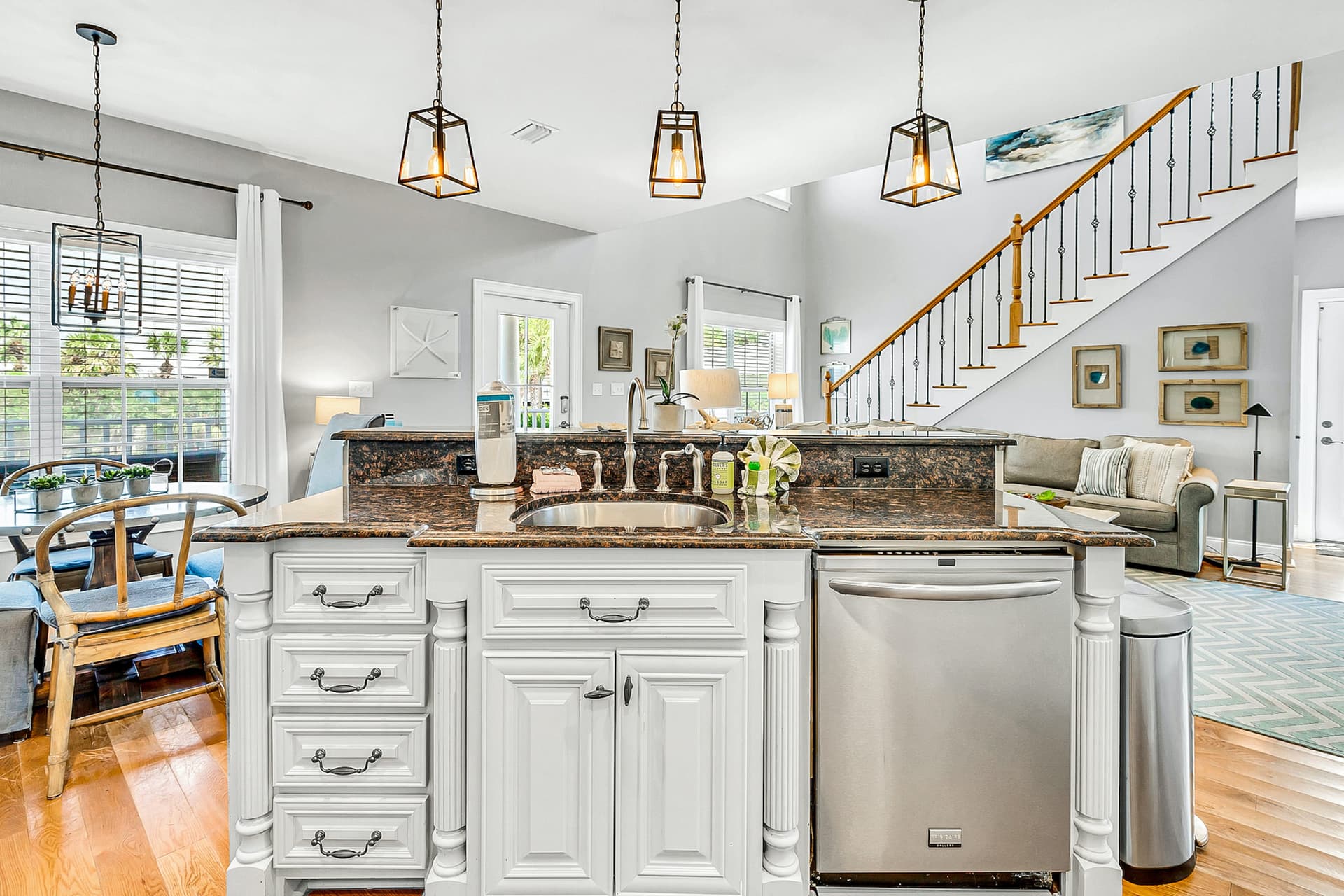 Bahama Breeze House - Image 10