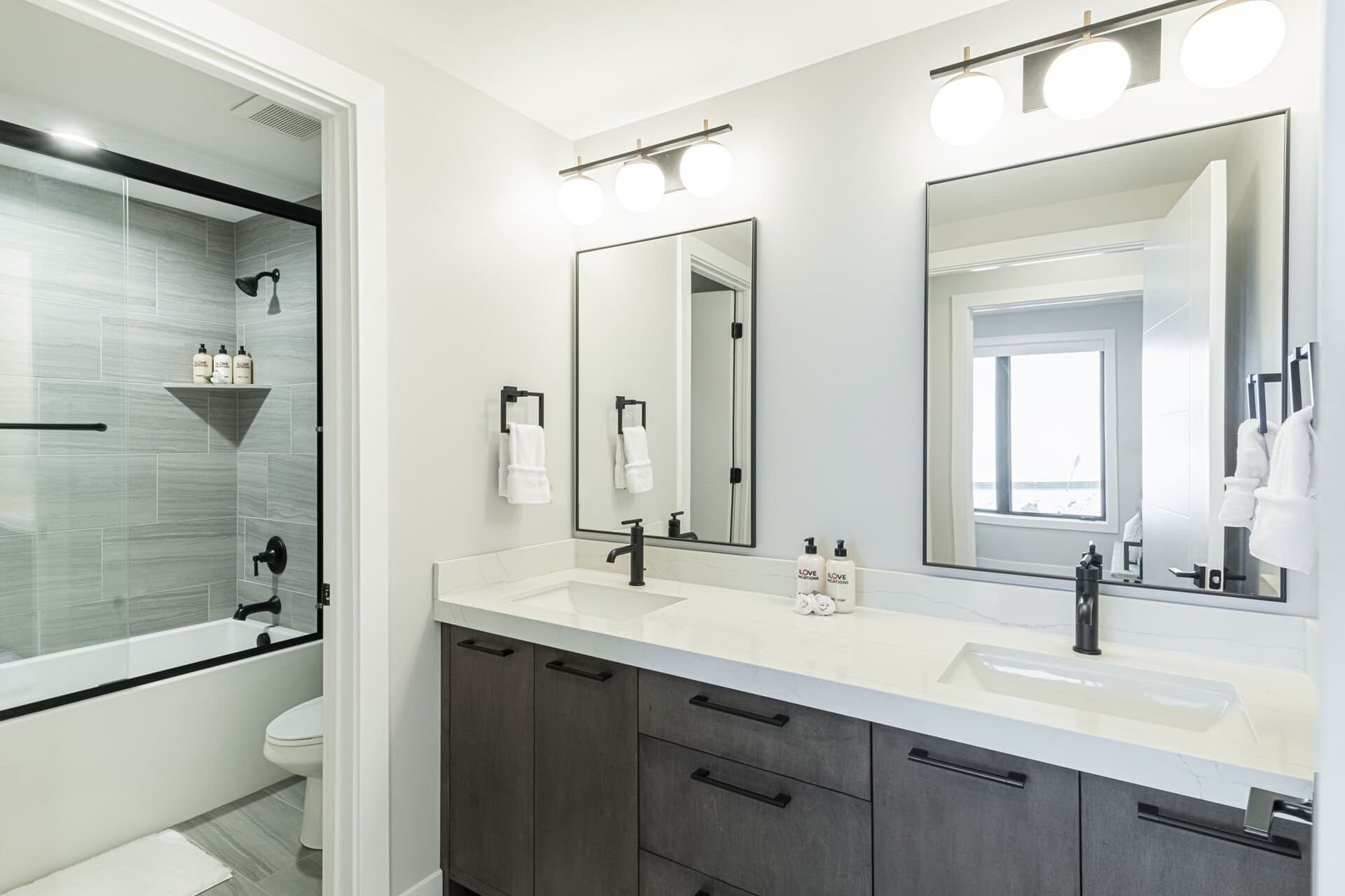 Hideout Epic View - Image 35