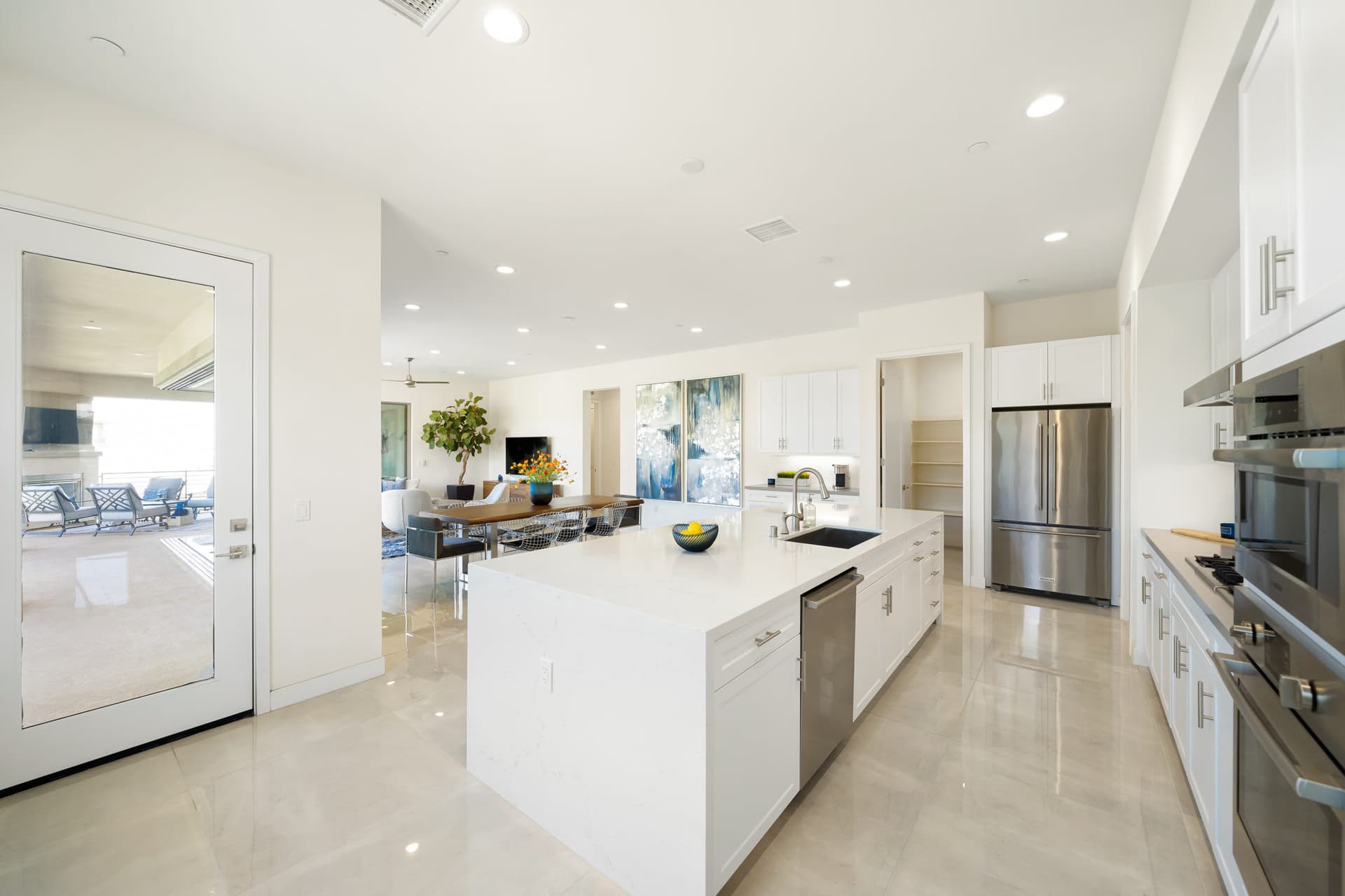 Stay Savvy in Palm Desert - Image 11