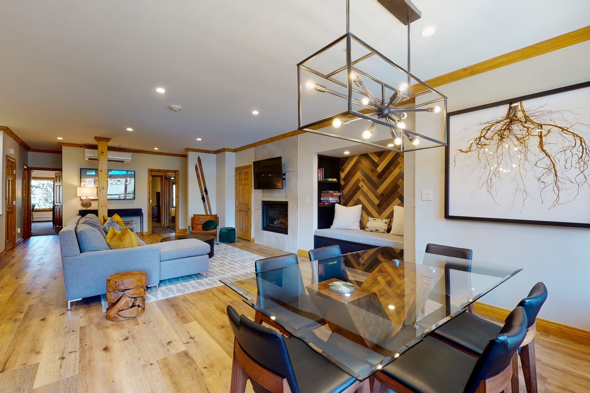 Lion Square East #215 - Image 7