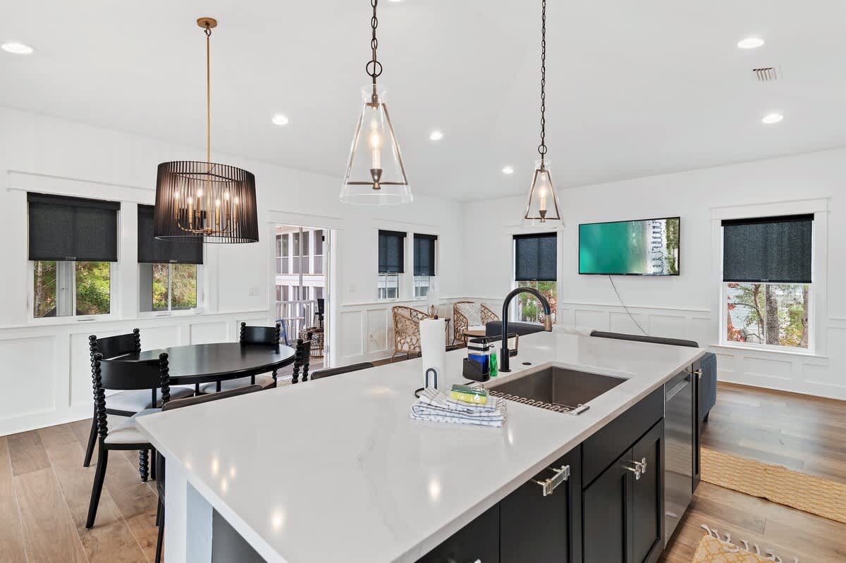 Caspian Blue Carriage - Image 2