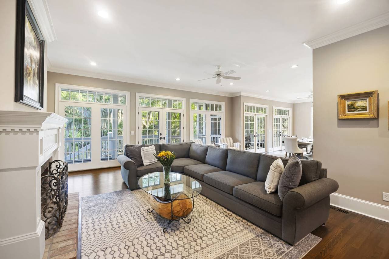 Otter Island Getaway - Image 4