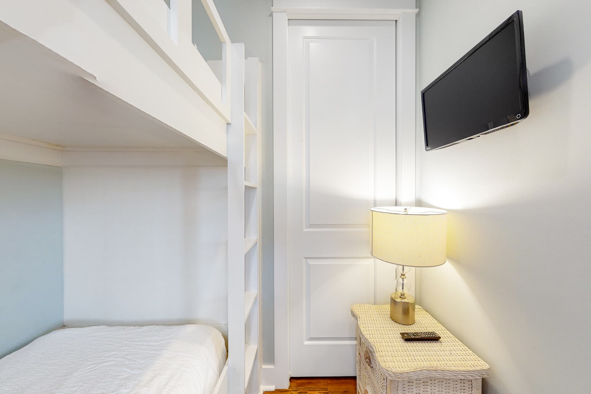 Coastal Retreat House - Image 18