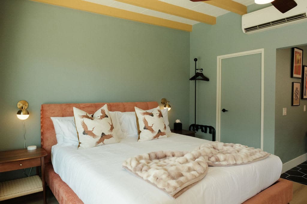 Mod Retreat in Vibrant Palm Springs - Image 22