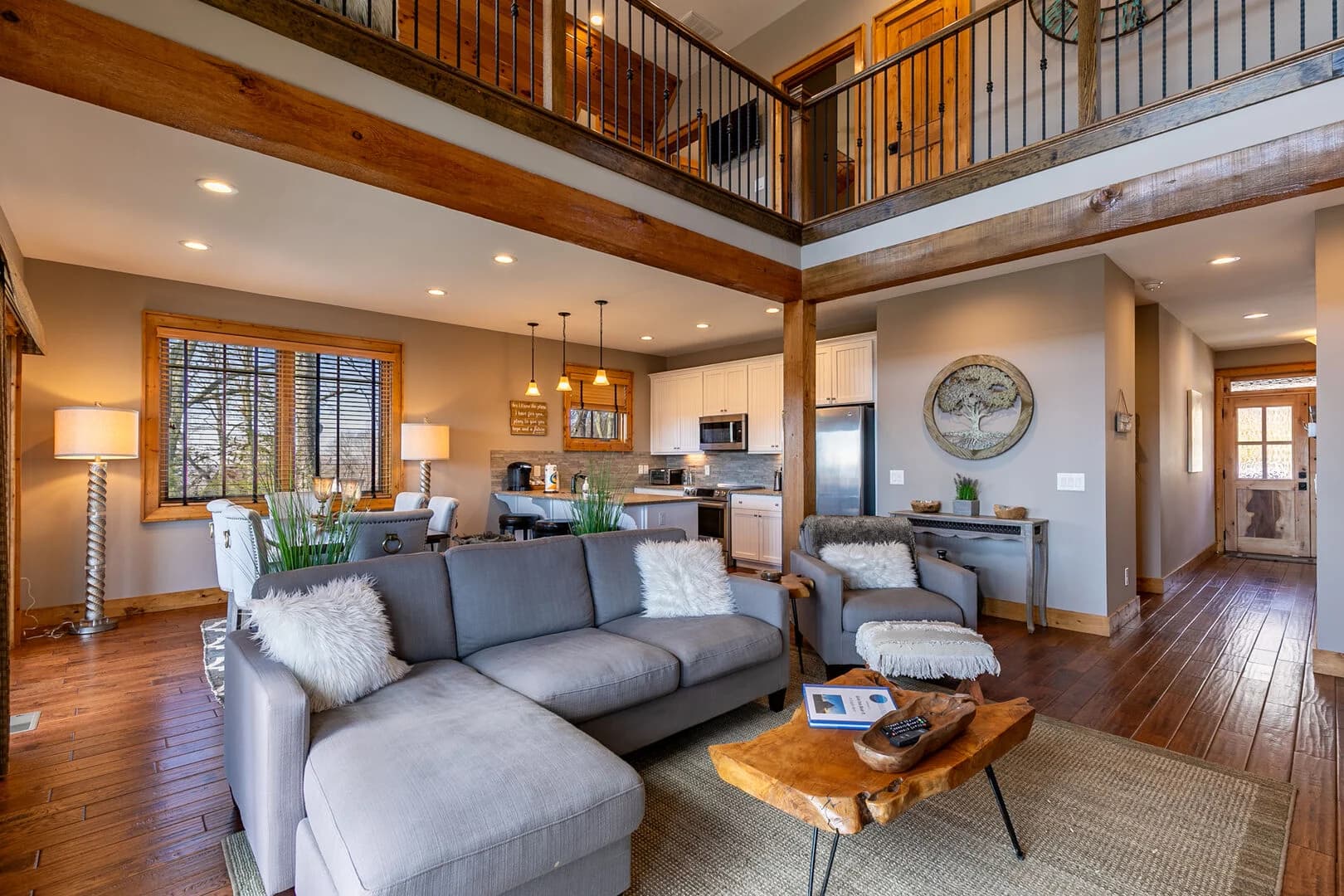 Grin Inn Bear - Image 3