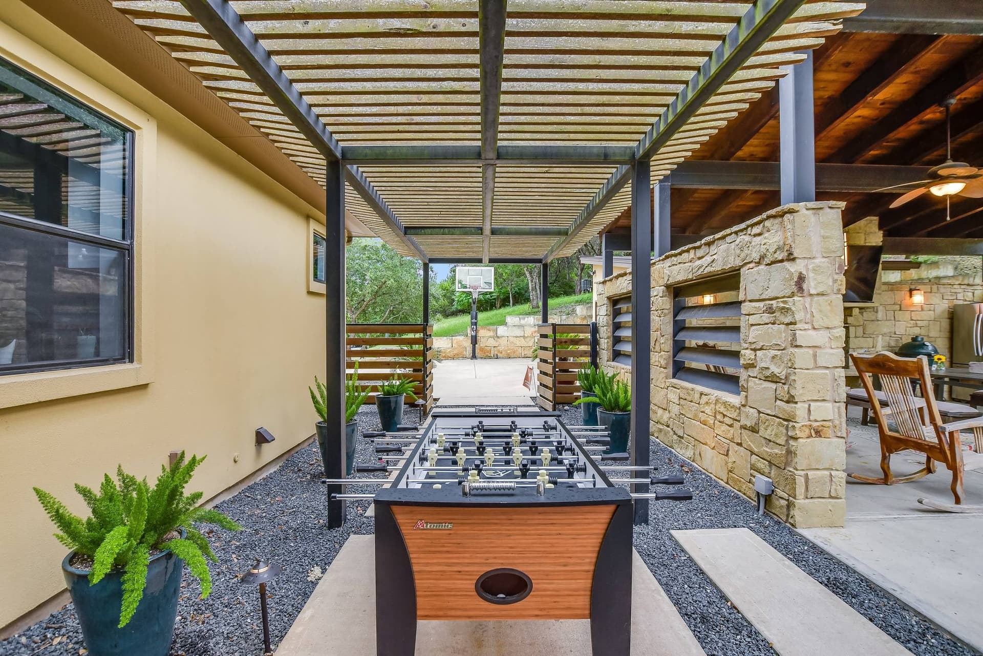 Hillside Oasis - Image 21