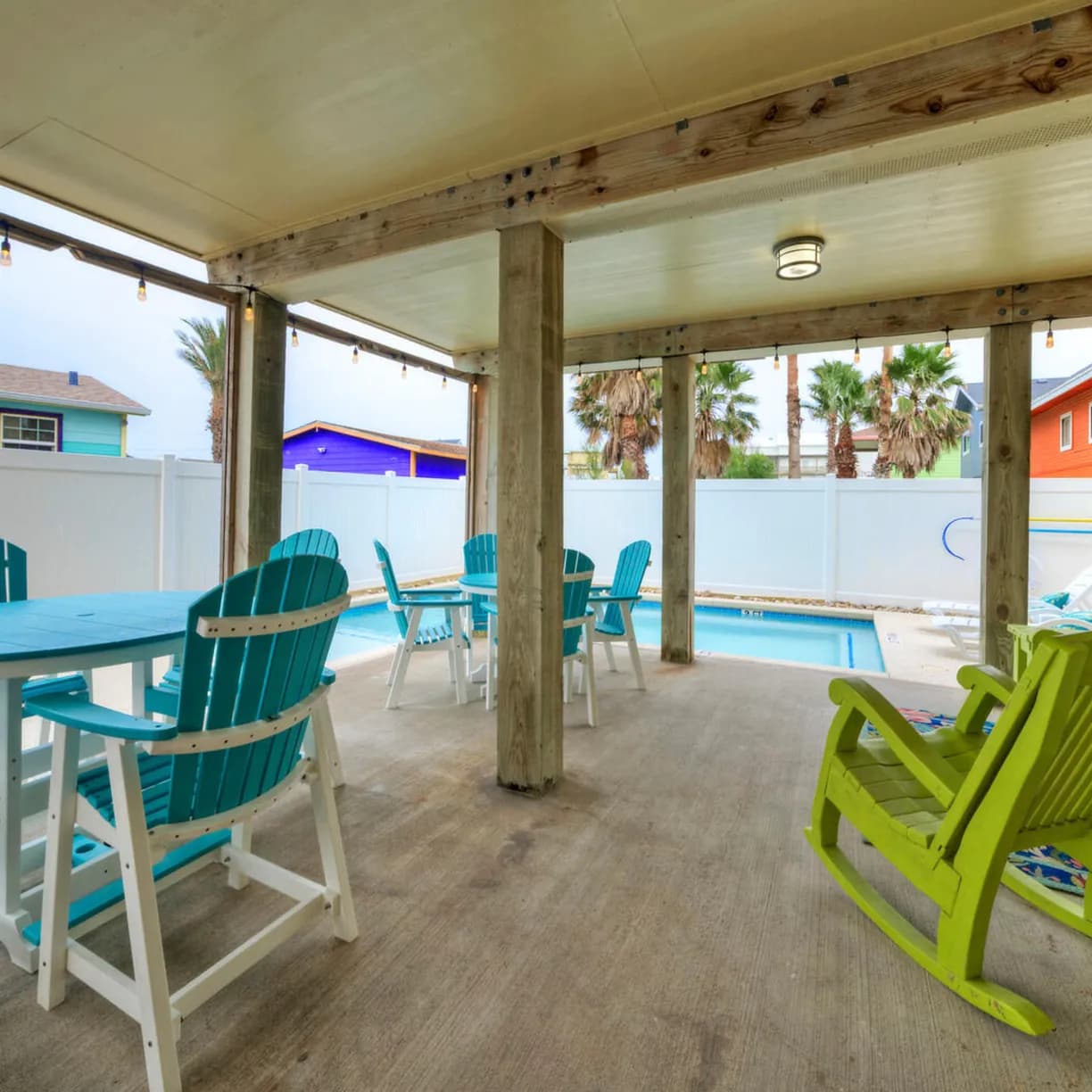 Moxy's Beach House - Image 61