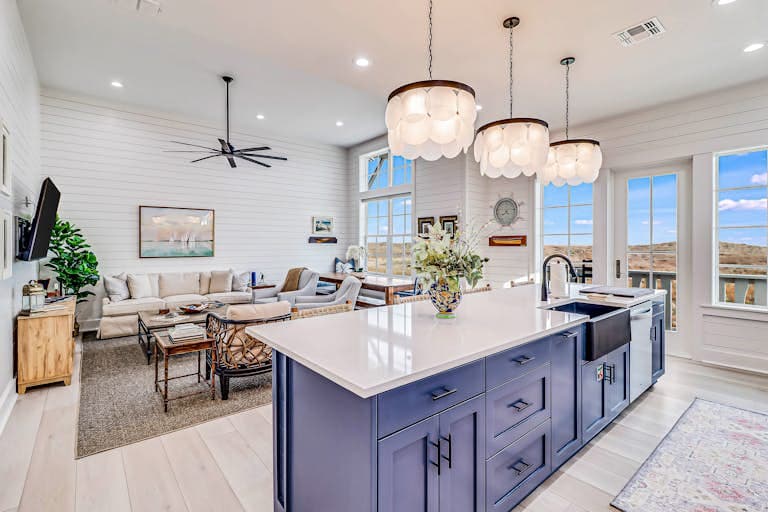 Commodore’s Hideout - Image 11