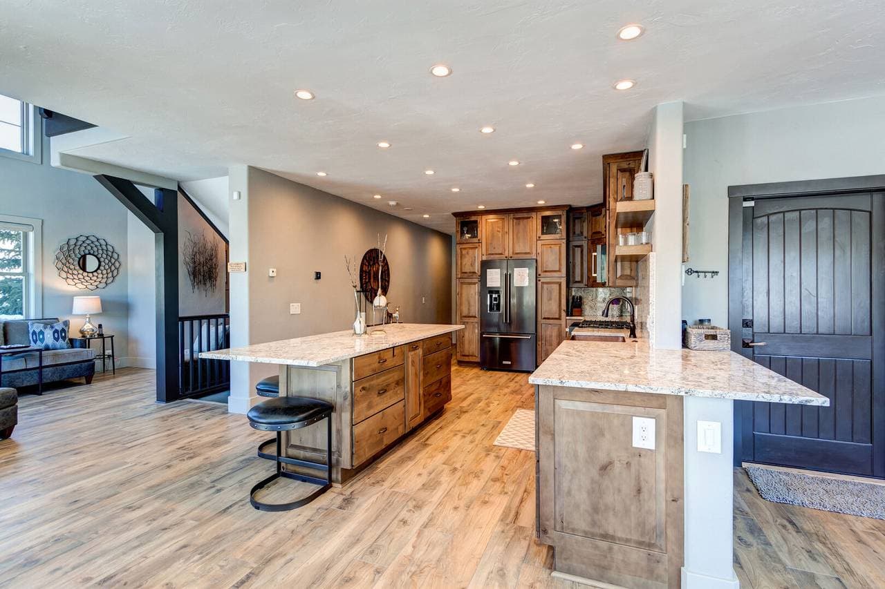 Creekside Escape - Image 9