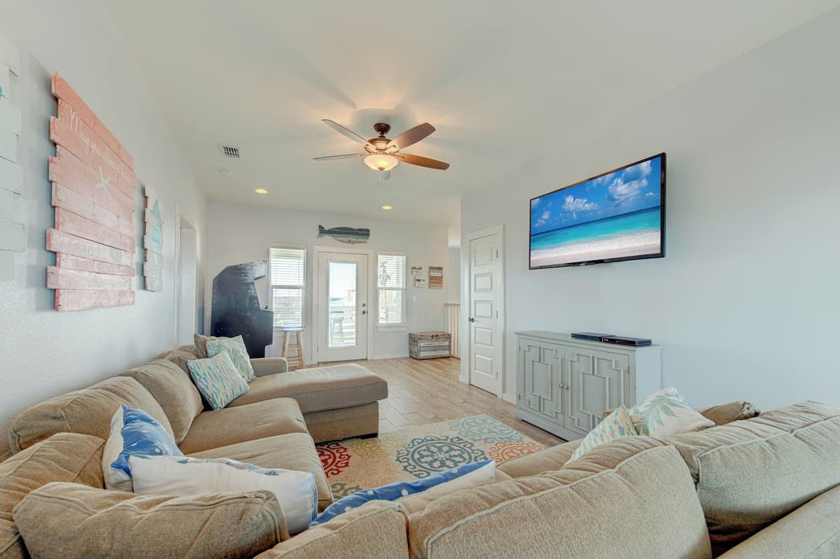 Postcard From Paradise - Image 24