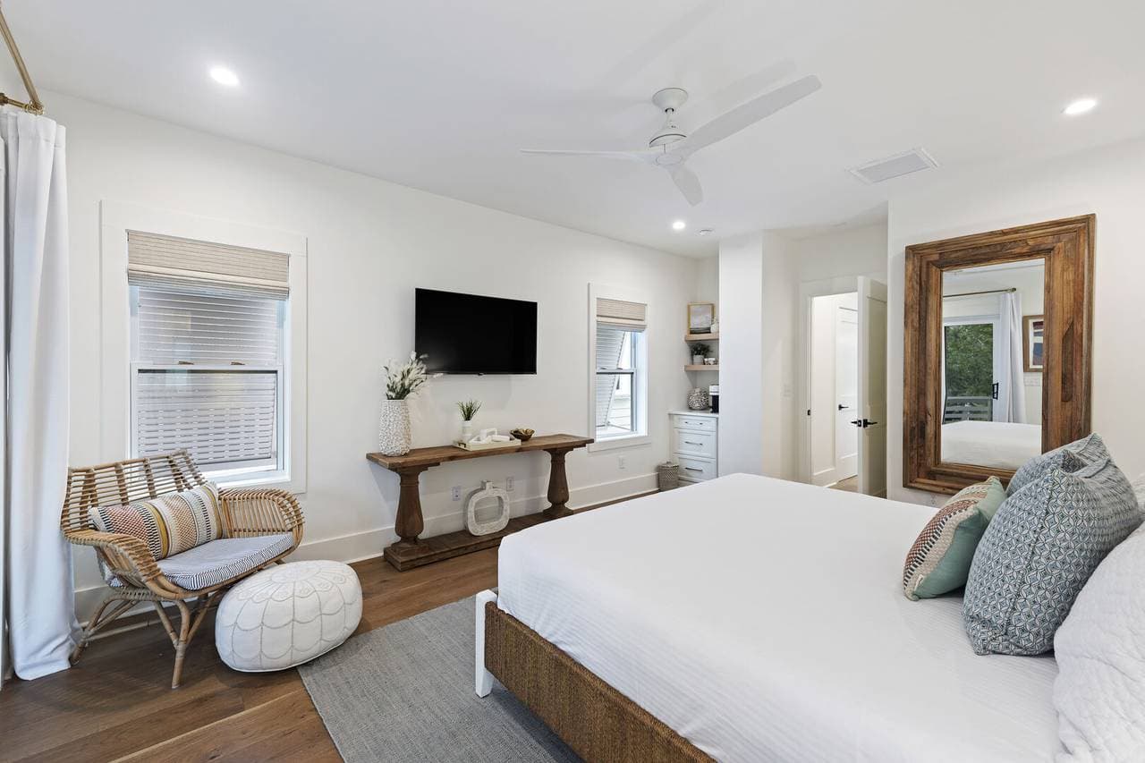 Yacht Harbor #10 - Image 23