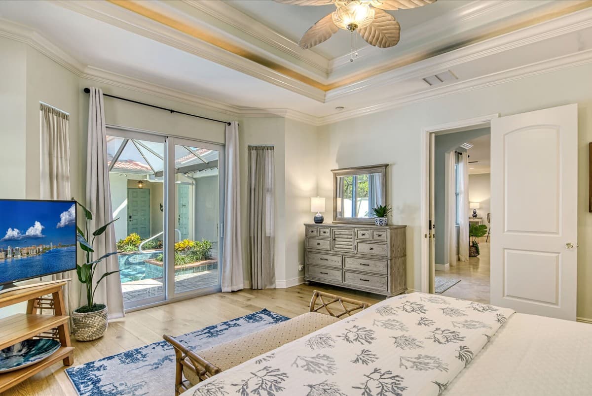 Sunburst Courtyard - Image 24