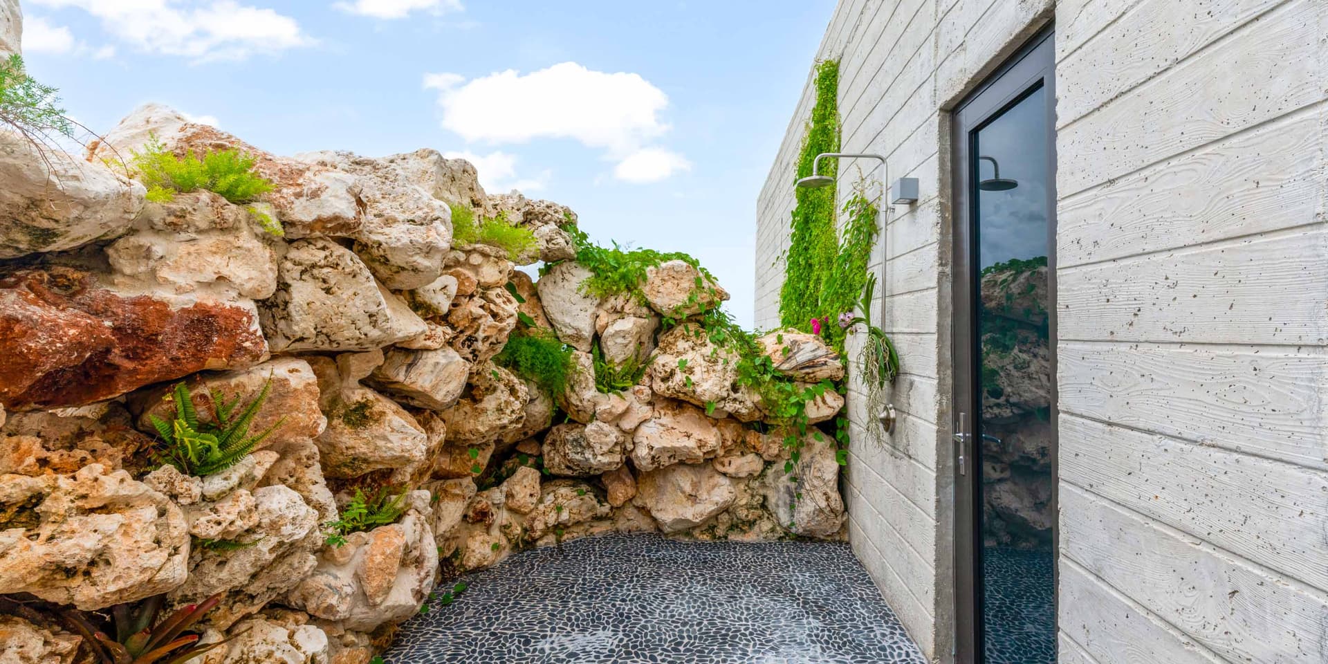 Bella Rocca Grand Estate - Image 29