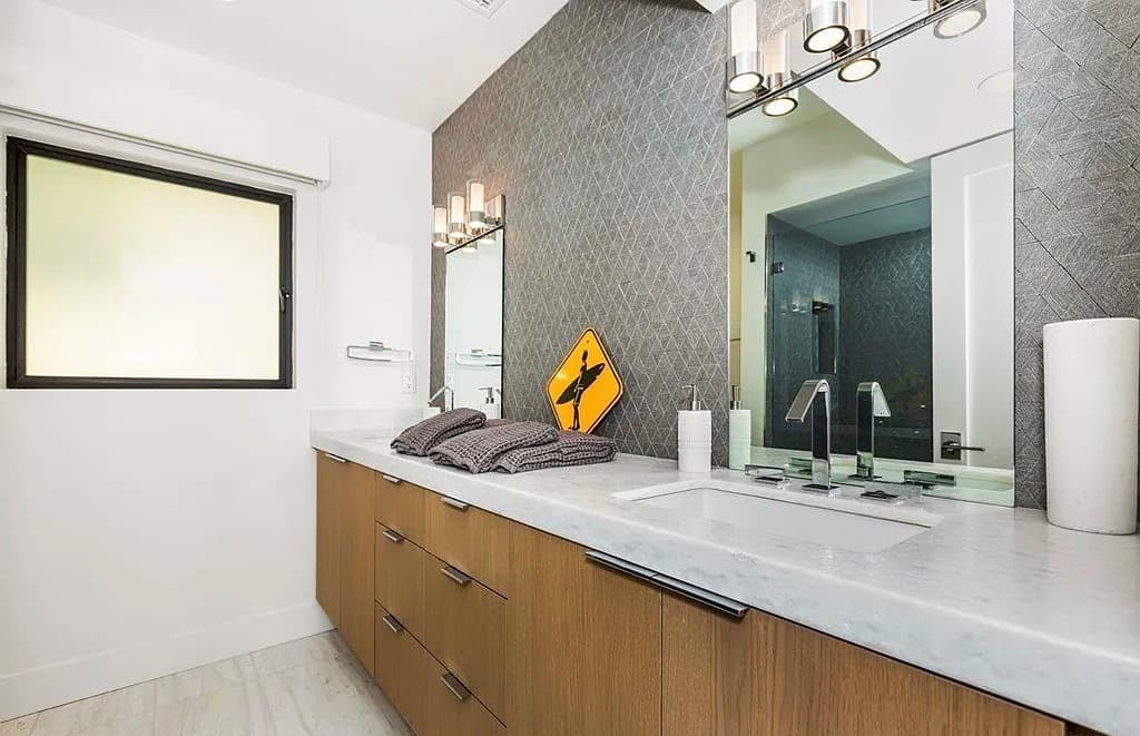 Ocean Pearl - Image 38