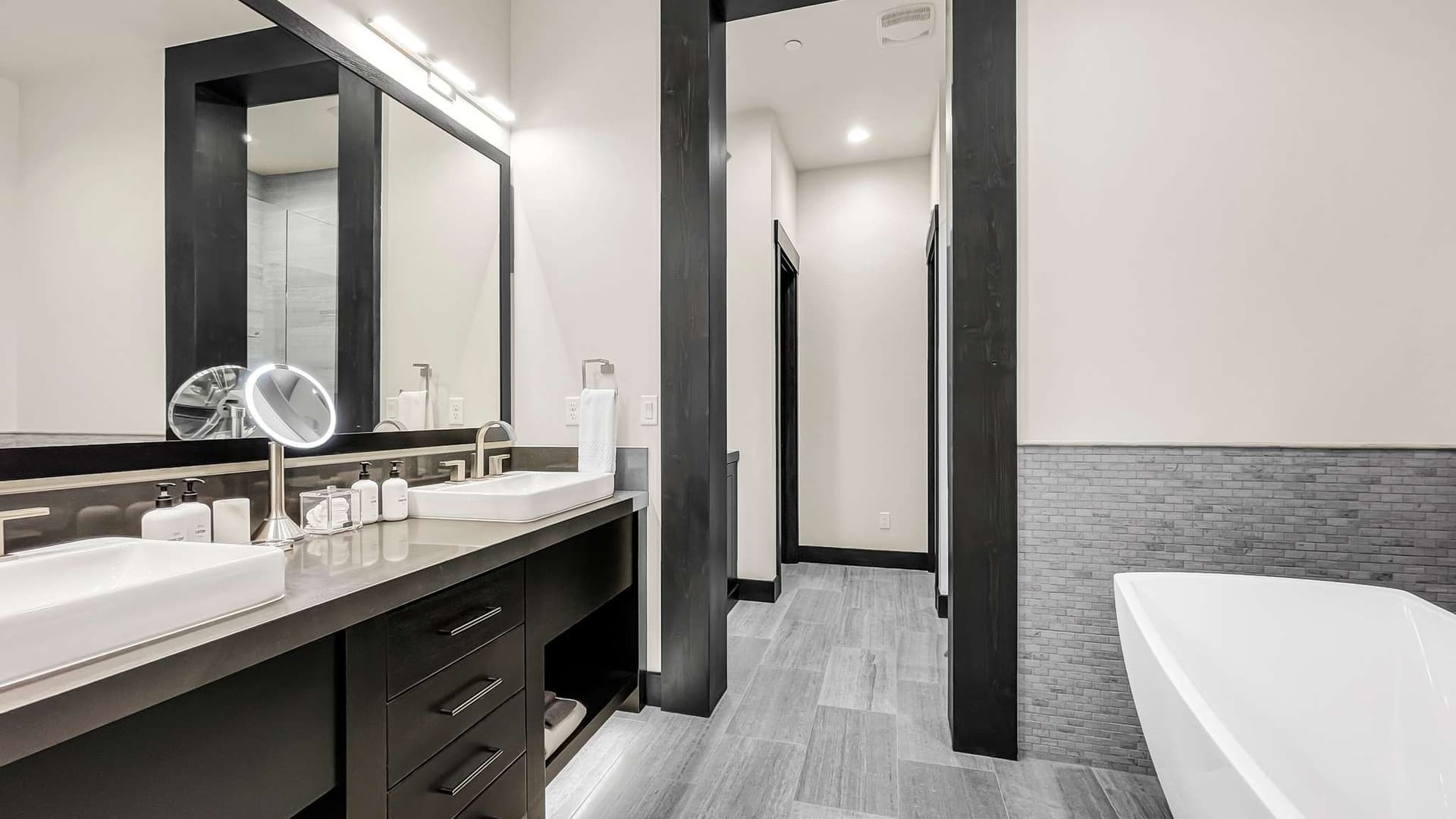 Grande Vistas Estate - Image 52