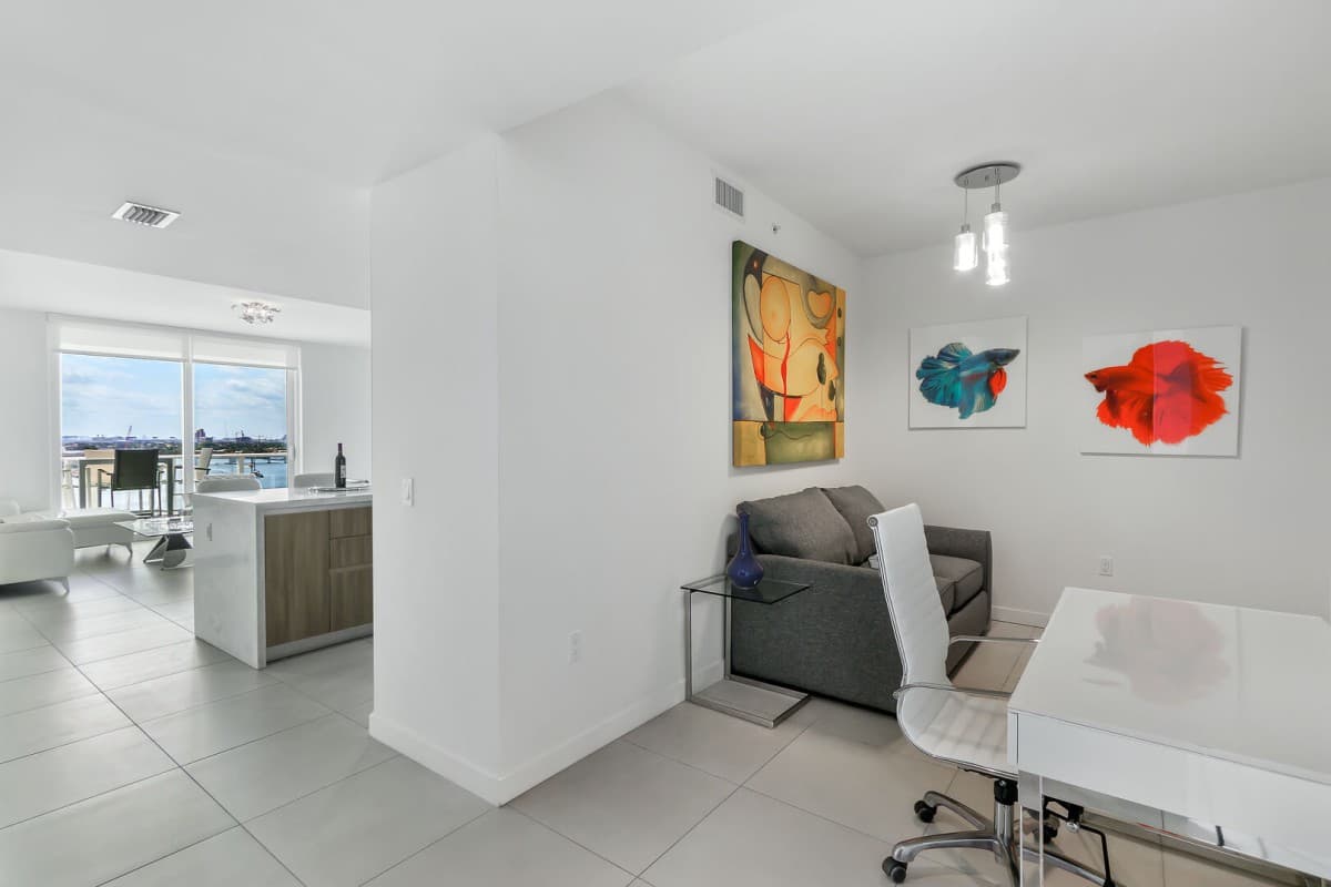 Coastal Home - Image 6