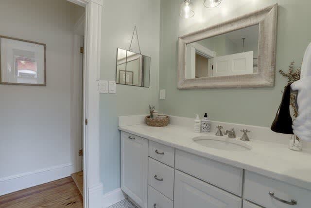 Capitol Comfort - Image 56