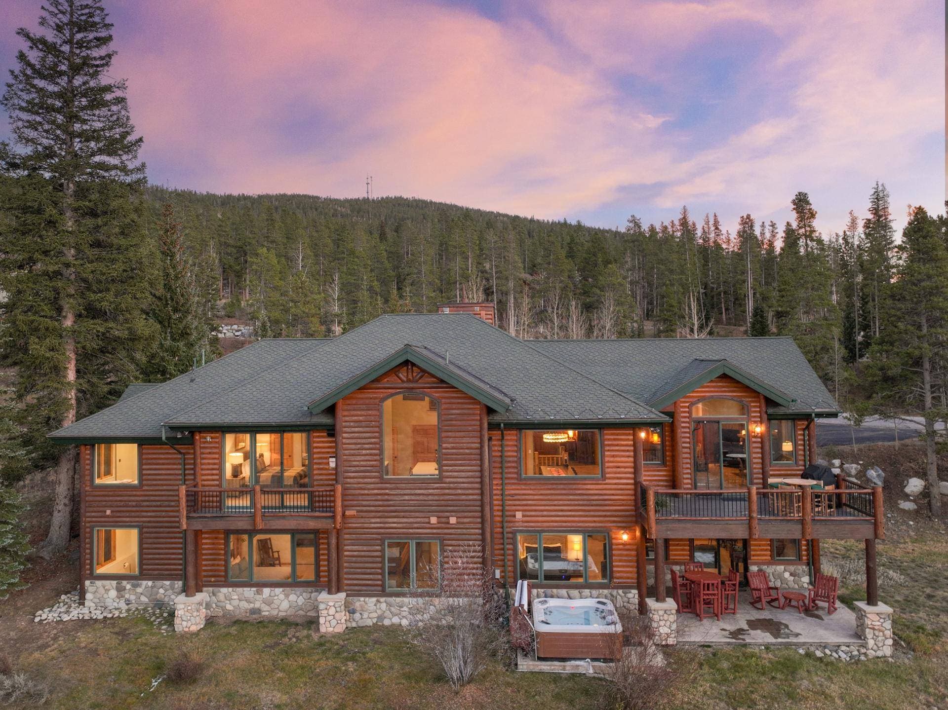 Moosehead Lodge - Image 1