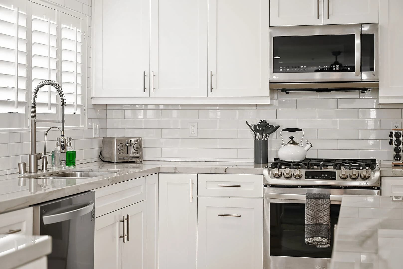 Bayside Escape 4 - Image 12