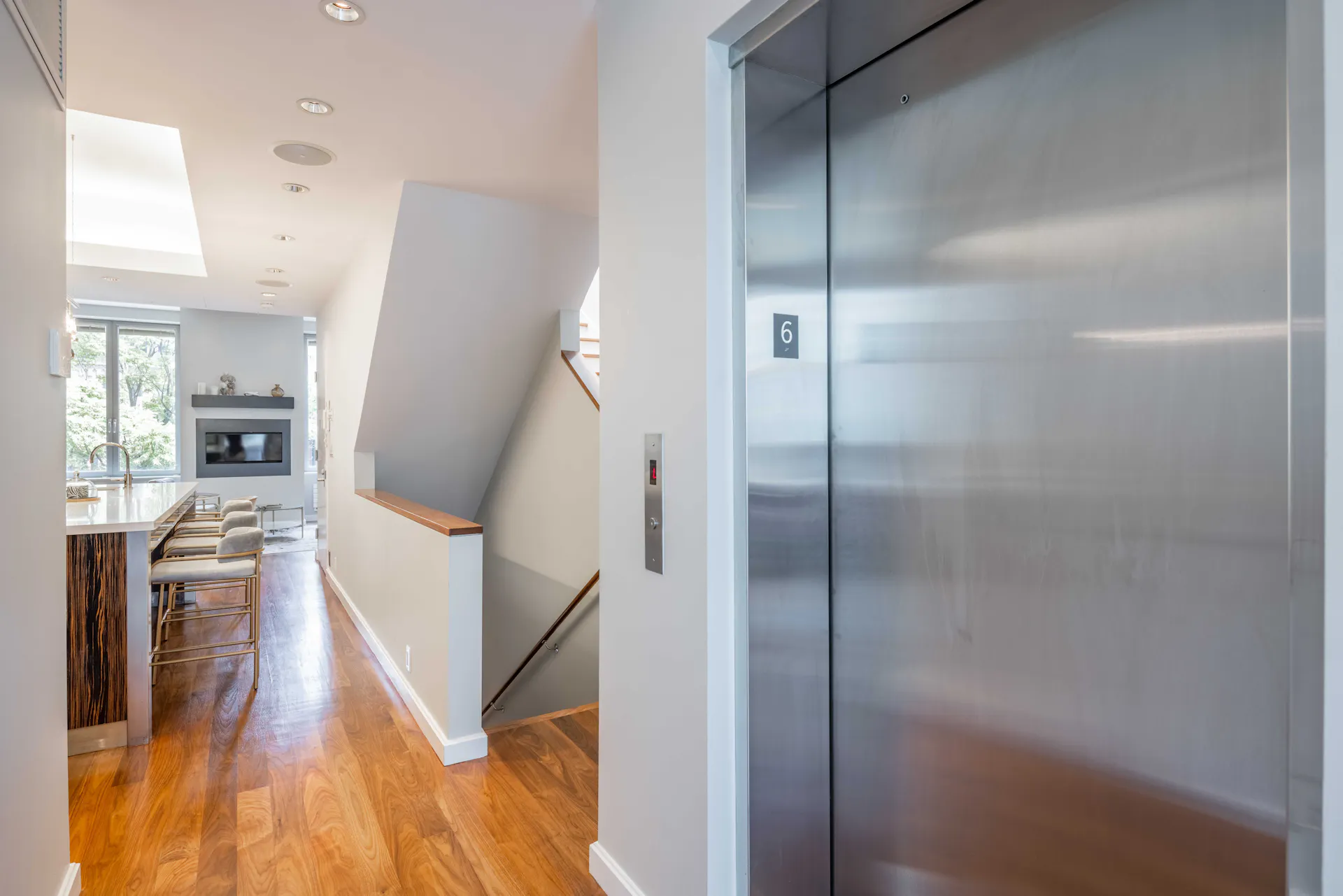 Gotham House III - Image 9