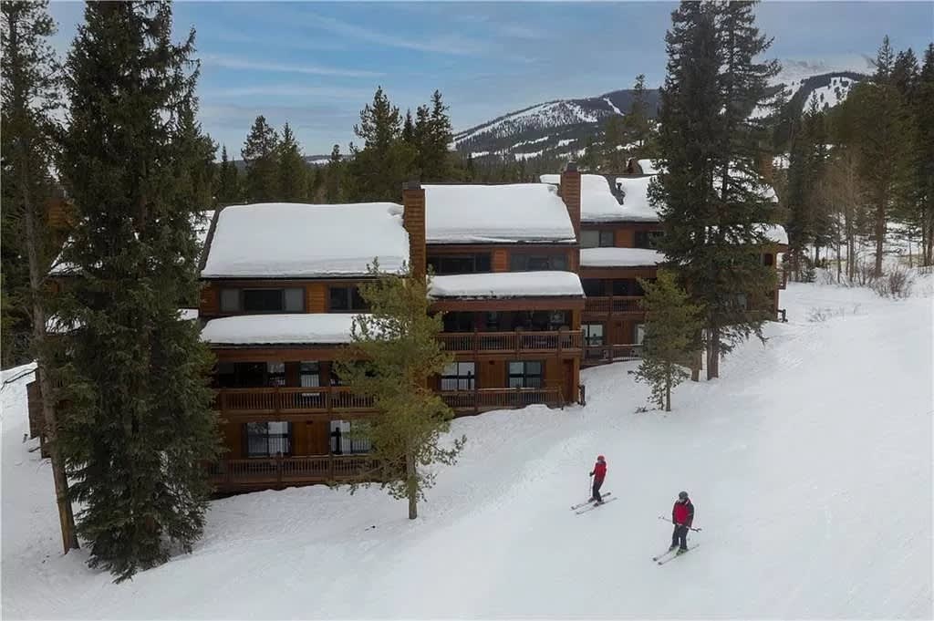 Peak Eight Mountain Escape - Image 37