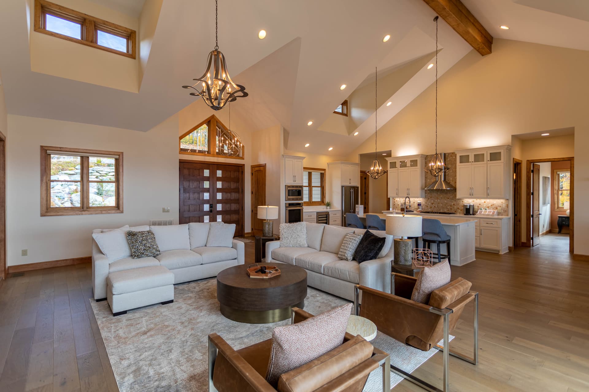 On the Rocks Home - Image 2