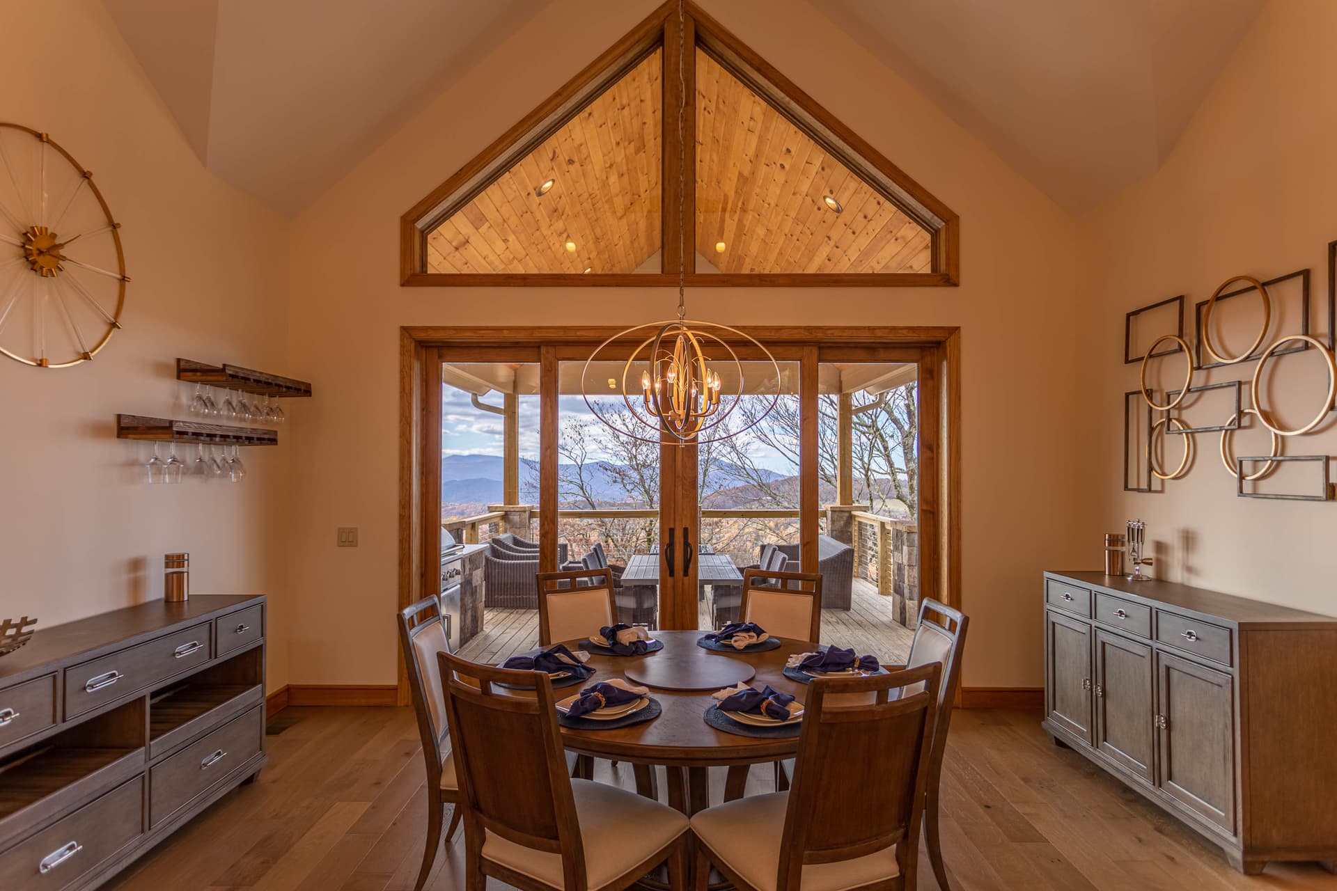 On the Rocks Home - Image 5