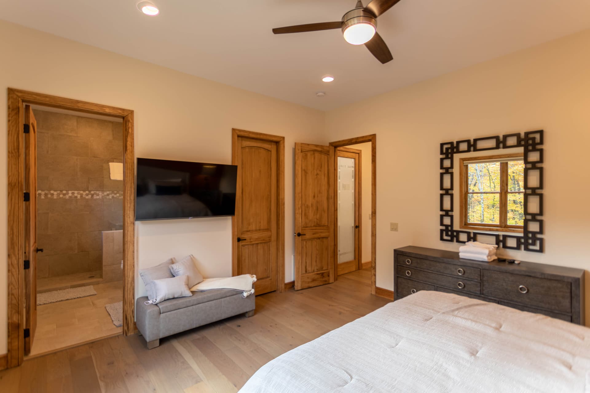 On the Rocks Home - Image 15