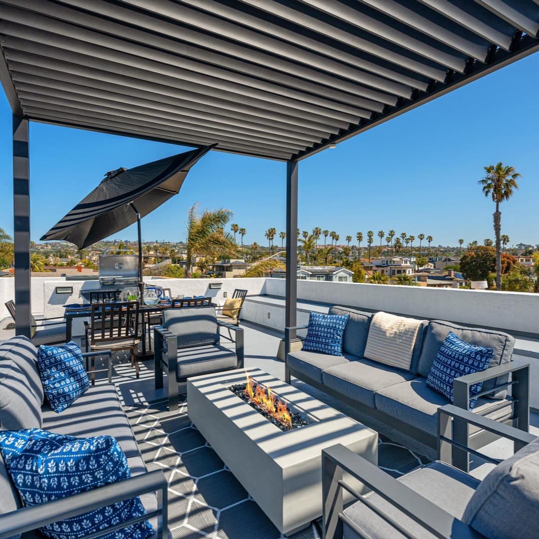 Casa Blanca - Image 1